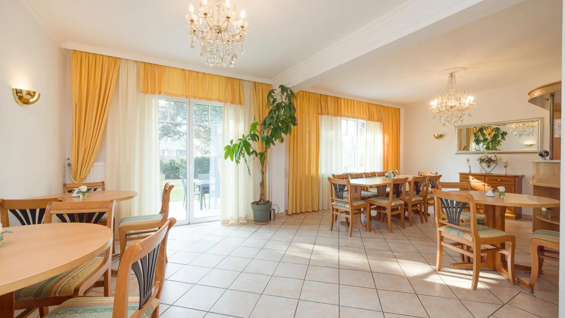 Pension Garden Vienna Guest house