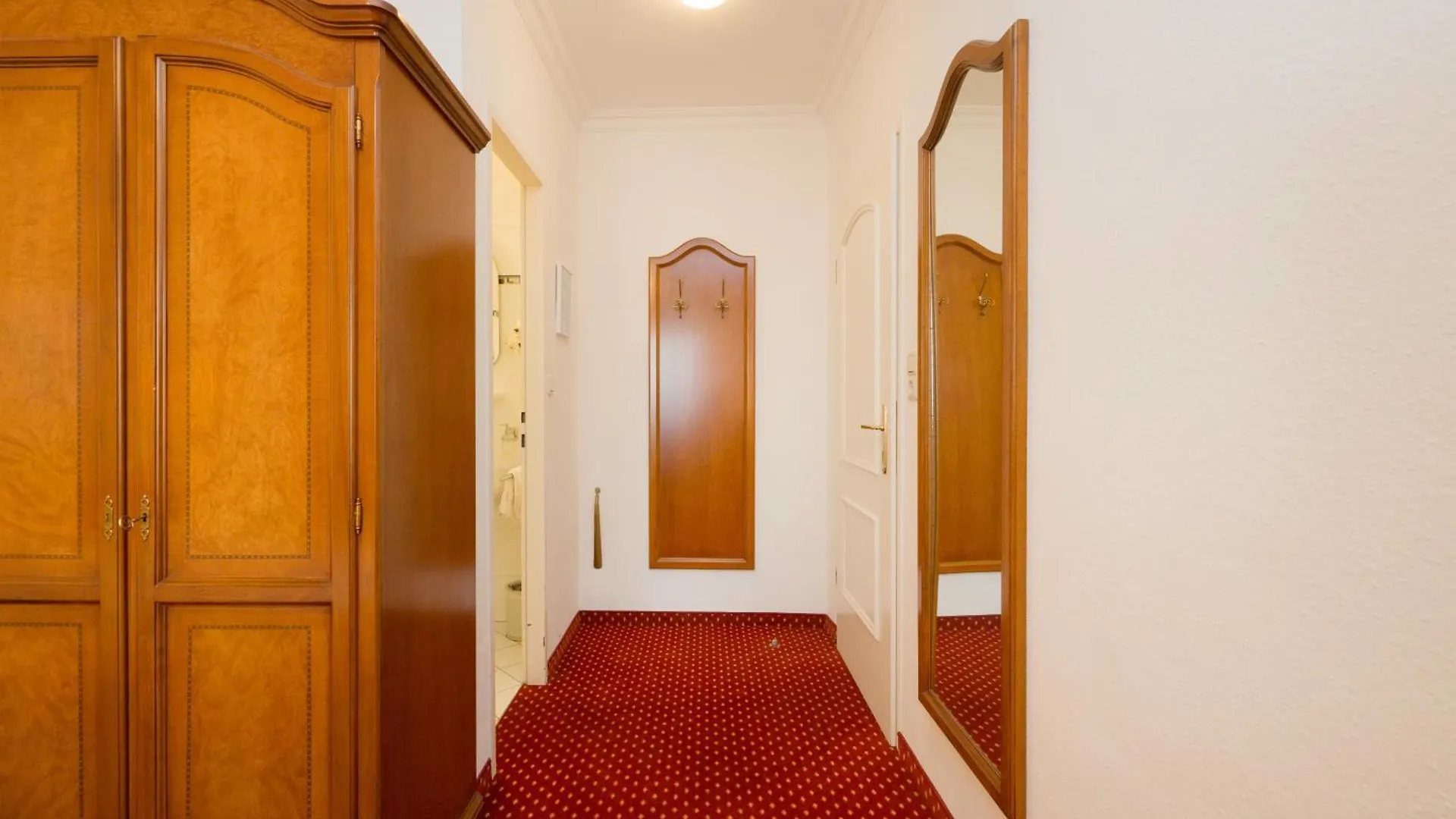 Pension Garden Vienna Guest house