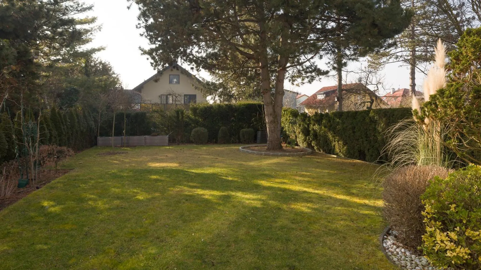 Pension Garden Vienna 0*,  Austria